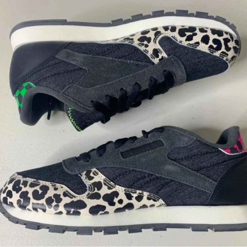 Reebok‎ x Wonder Woman Classic Leather - Kids Youth Size 5 Women's Size 6.5